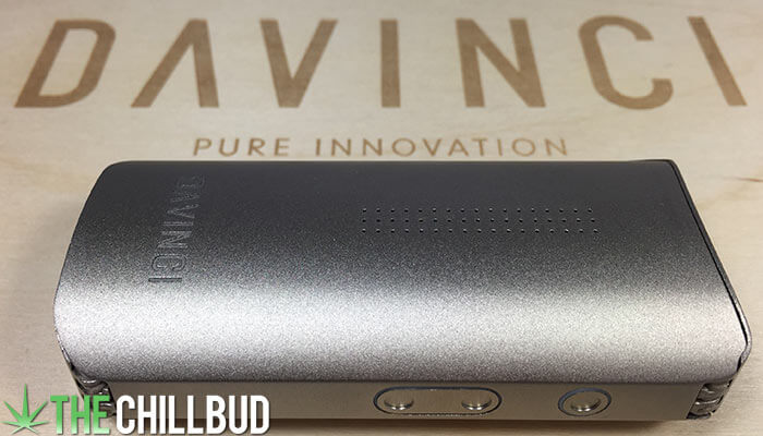 Davinci-IQ-Vaporizer-on-wood