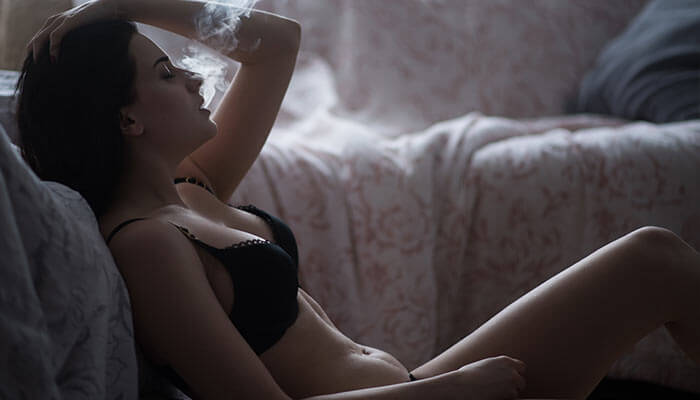 Women-Who-Smoke-Pot-Enjoy-Sex-More